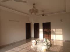 VERY BEAUTIFUL 10 MARLA UPPER PORTION AVAILABLE FOR RENT ONLY FOR COUPLE OR SHORT FAMILY 0