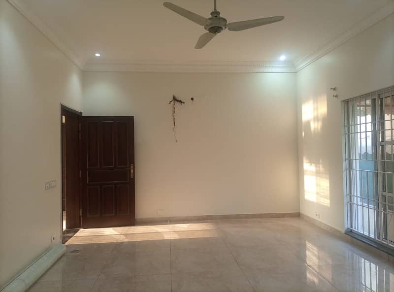 VERY BEAUTIFUL 10 MARLA UPPER PORTION AVAILABLE FOR RENT ONLY FOR COUPLE OR SHORT FAMILY 4