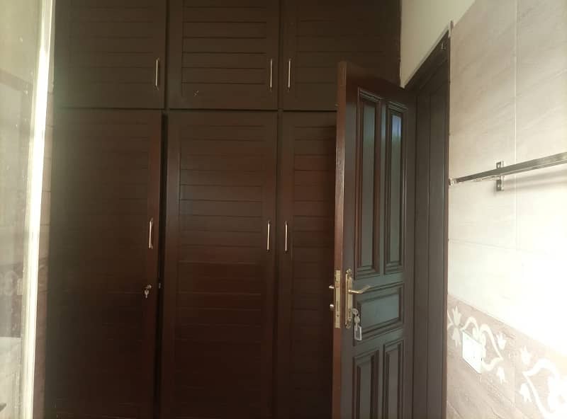 VERY BEAUTIFUL 10 MARLA UPPER PORTION AVAILABLE FOR RENT ONLY FOR COUPLE OR SHORT FAMILY 11