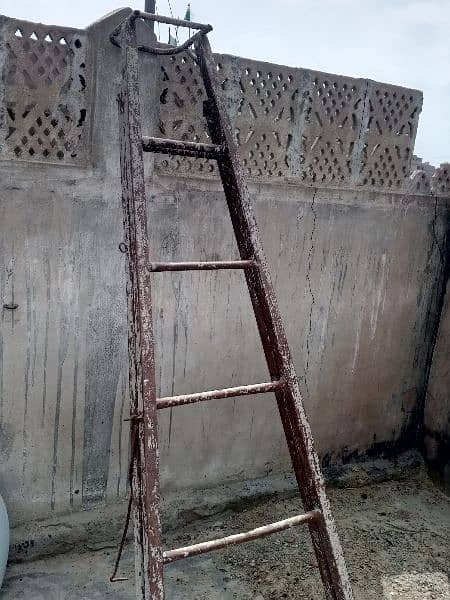 Scaffolding ladder 8 feet heavy duty Iron used 2