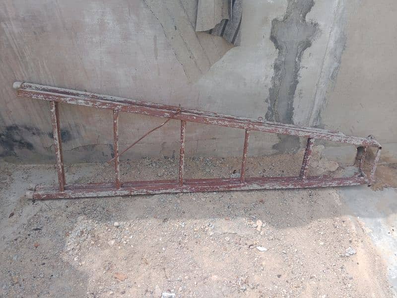 Scaffolding ladder 8 feet heavy duty Iron used 4