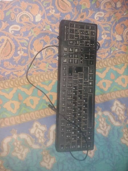 keyboard and mouse and speaker multimedia 4