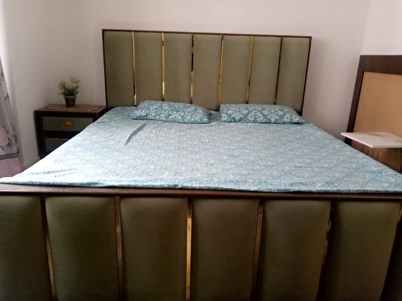 Bed set slightly used 4