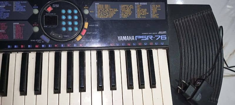 Yamaha piano PSR 76 1