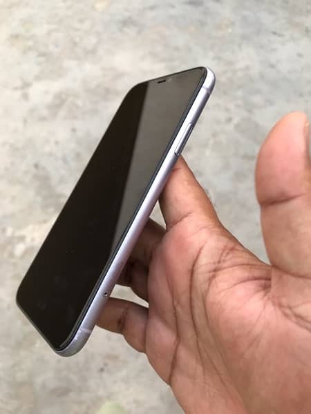 iphone 11 64 gb 3