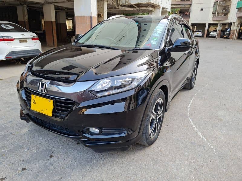 Honda Vezel 2016 for Sale in Excellent Condition 1