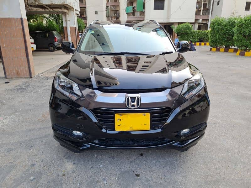 Honda Vezel 2016 for Sale in Excellent Condition 4