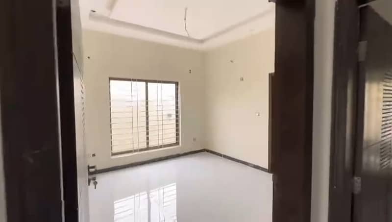 Elegant 250 Square Yards Villa 4 Bedrooms in Precinct 1, Bahria Town Karachi 6