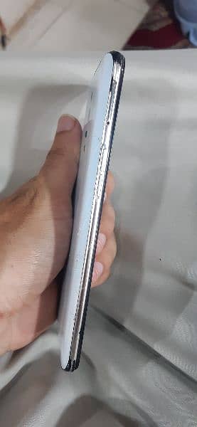 Oppo reno z 6/128 (screen kharab hy) 3