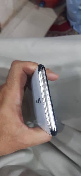 Oppo reno z 6/128 (screen kharab hy) 4