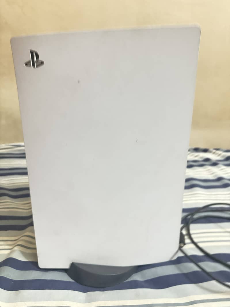 Selling ps5 disk edition slightly used 1