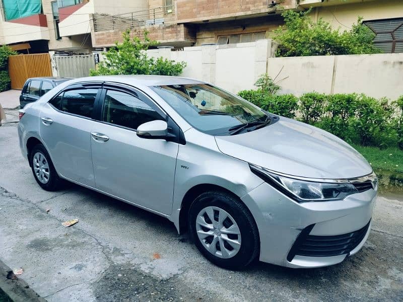 Toyota Corolla GLI Automatic 2017 4