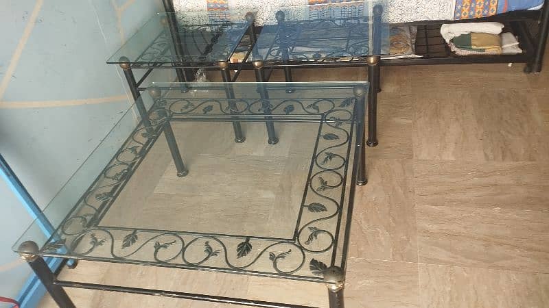 Rod iron Table set 10/10 condition with thick glass 1