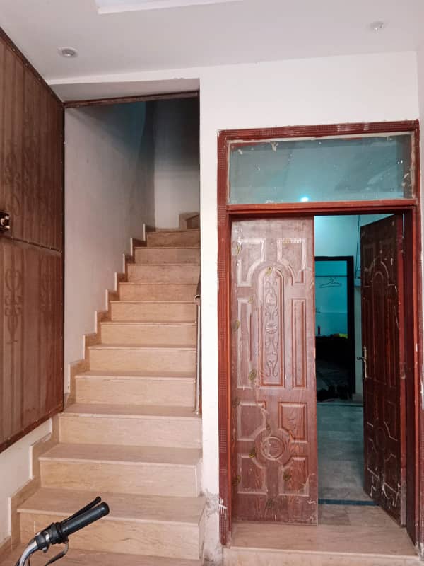 3 MARLA INDEPENDENT HOUSE FOR SALE IN MAIN UMT ROAD. DOUBLE STOREY. WALKING DISTANCE FROM UMT AND PIA MAIN BOULEVARD. 0