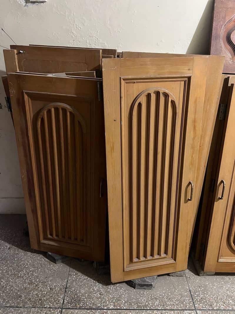 Original Diyar Closet Cabinets and Hard Board Doors for Sale 0