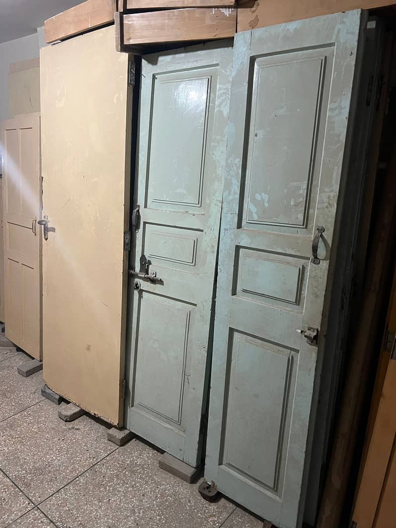 Original Diyar Closet Cabinets and Hard Board Doors for Sale 5