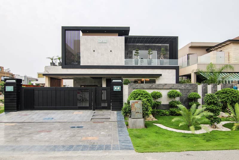 1 Kanal Slightly Used Unique Modren Design House For Sale At Prime Location Near To park in DHA phase 5 Lahore 0