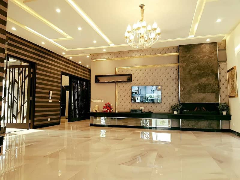 1 Kanal Slightly Used Unique Modren Design House For Sale At Prime Location Near To park in DHA phase 5 Lahore 5