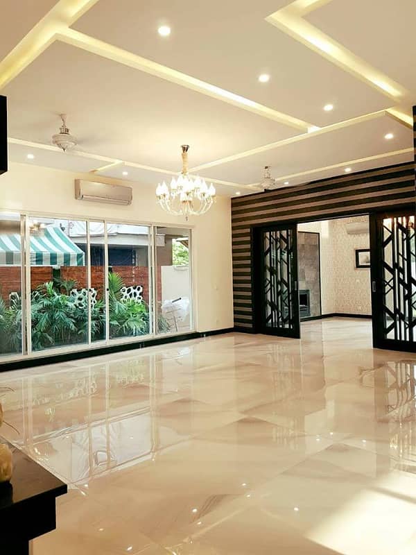 1 Kanal Slightly Used Unique Modren Design House For Sale At Prime Location Near To park in DHA phase 5 Lahore 17