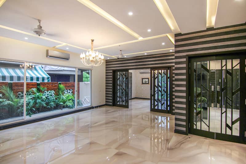 1 Kanal Slightly Used Unique Modren Design House For Sale At Prime Location Near To park in DHA phase 5 Lahore 22