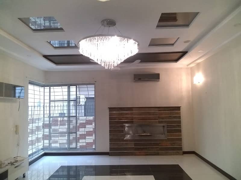 1 Kanal Slightly Used Unique Modren Design House For Sale At Prime Location Near To park in DHA phase 5 Lahore 25