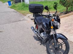 Suzuki GXS 125 Black