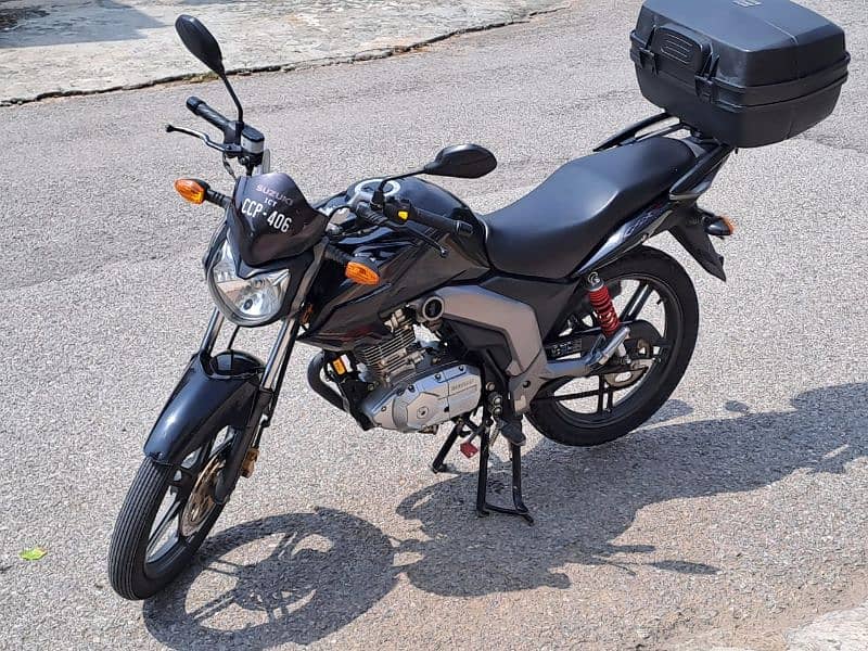 Suzuki GXS 125 Black 1