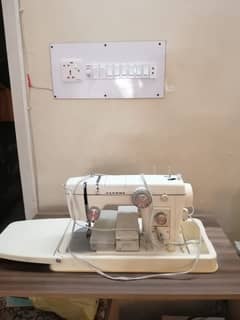 ORIGINAL JAPANESE JANOME EMBROIDERY & SEWING MACHINE