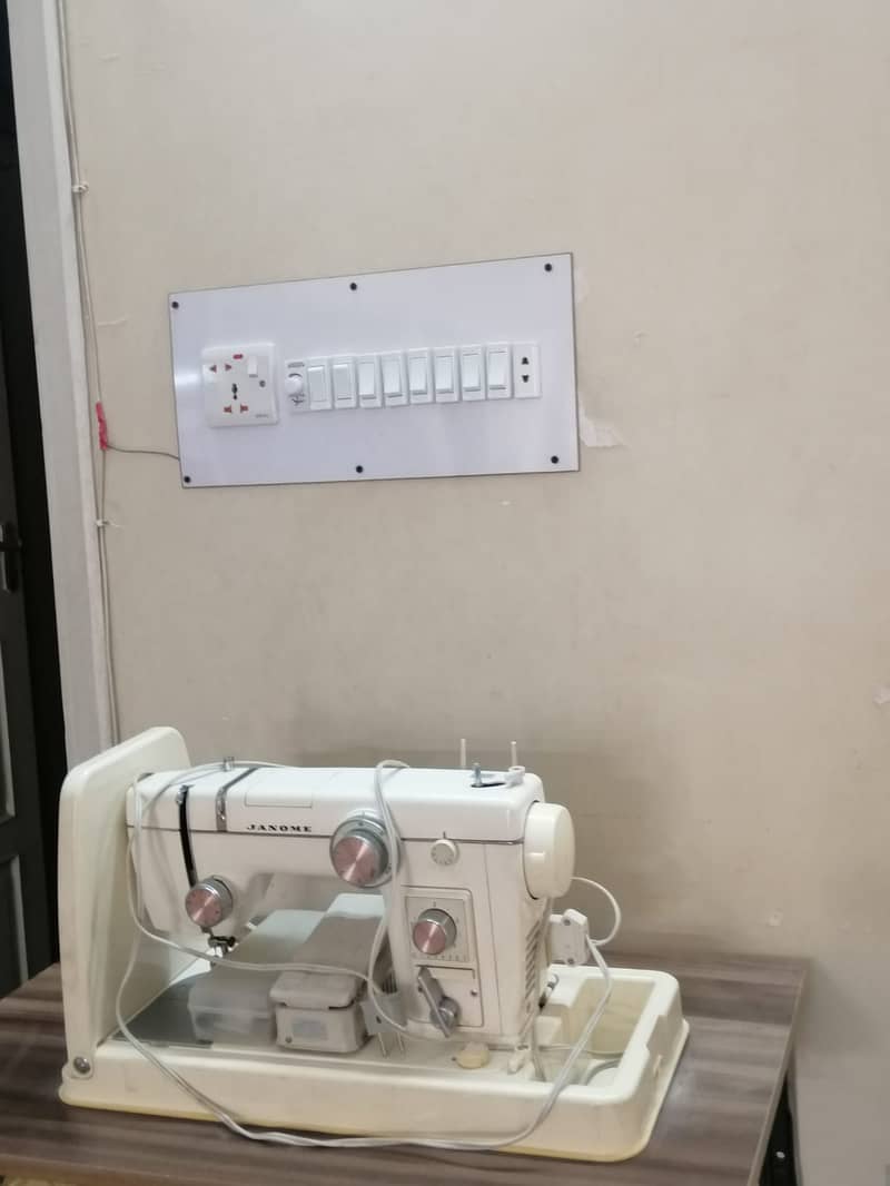 ORIGINAL JAPANESE JANOME EMBROIDERY & SEWING MACHINE 2