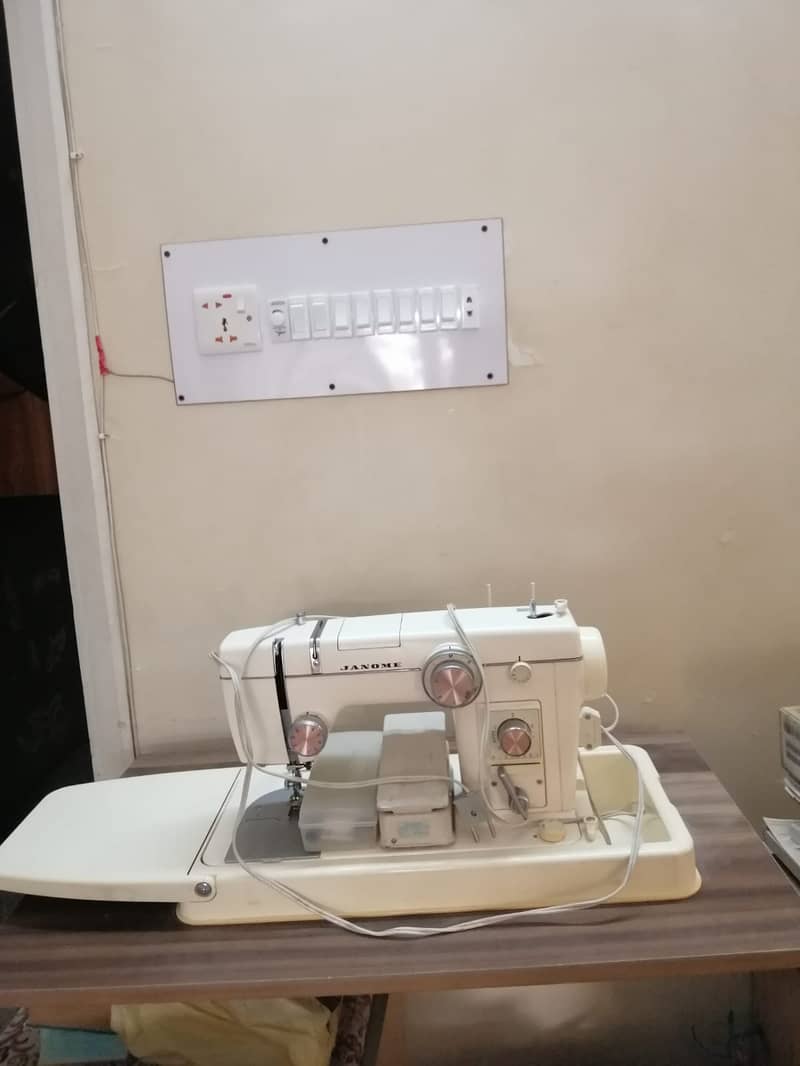 ORIGINAL JAPANESE JANOME EMBROIDERY & SEWING MACHINE 7