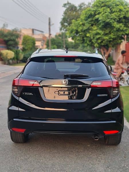 Honda Vezel 2019 z sensing 4.5 grade 8