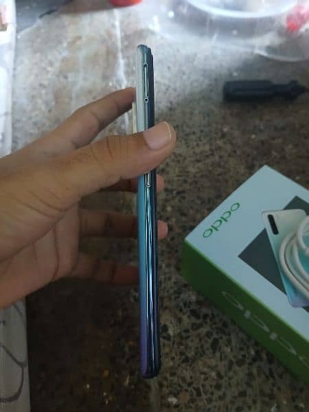 Oppo f15 (8/256) 3