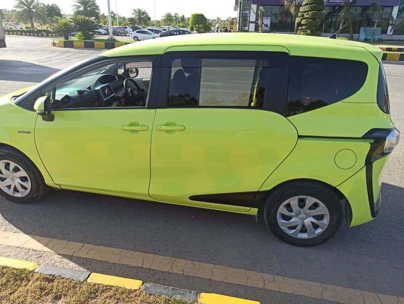 Toyota Sienta 2015 8