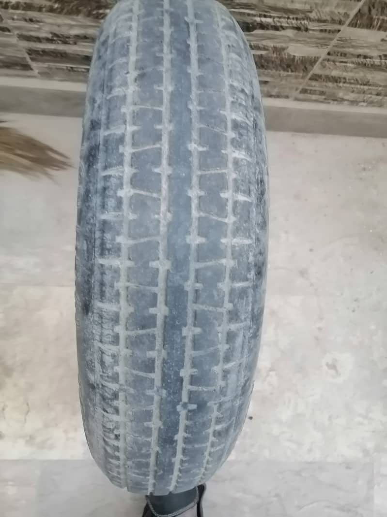 Reconditioned Japani stephny with tubeless tyre 0/3/3/3/2/0/7/0/5/0/1. 5