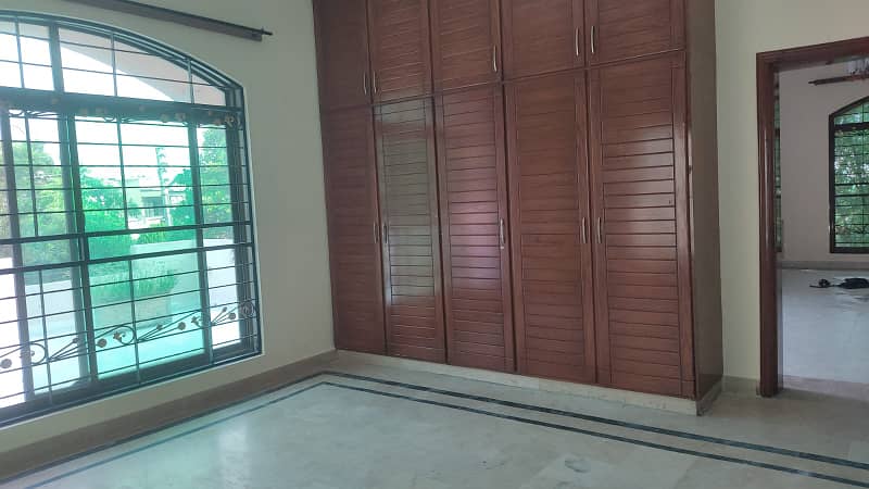 1 KANAL UPPER PORTION WITH SEPARATE GATE AVAILABLE FOR RENT IN SUI GAS SOCIETY 8