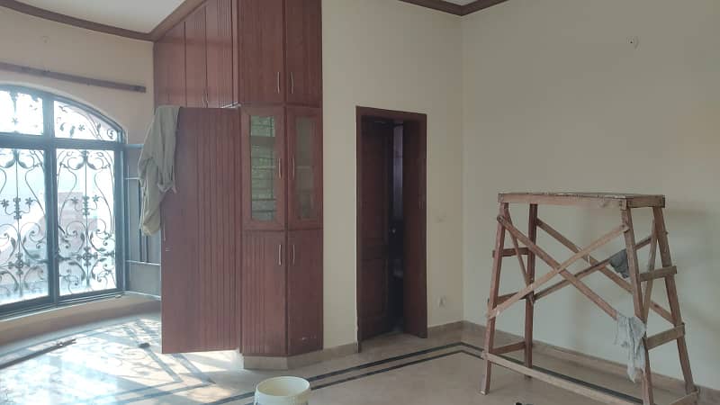 1 KANAL UPPER PORTION WITH SEPARATE GATE AVAILABLE FOR RENT IN SUI GAS SOCIETY 17