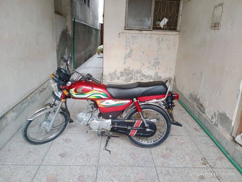 Honda CD 70 2023 Model RED Colour Lush Condition 4