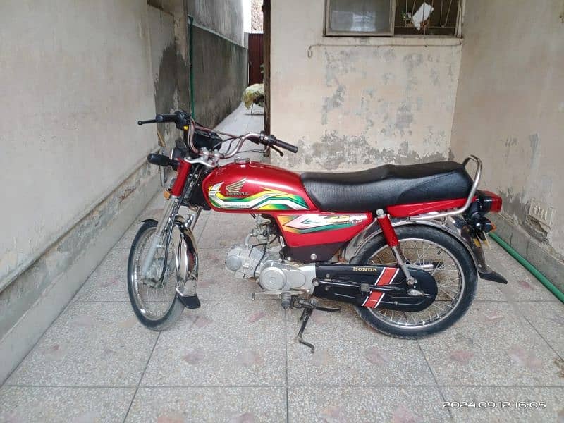 Honda CD 70 2023 Model RED Colour Lush Condition 6