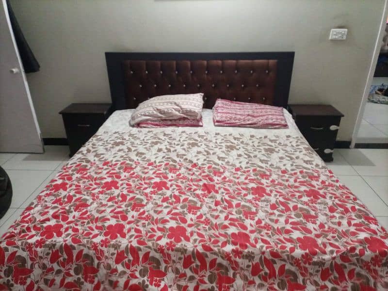 Bed Set with 2 side Table and  Dresser Without Mattress 0