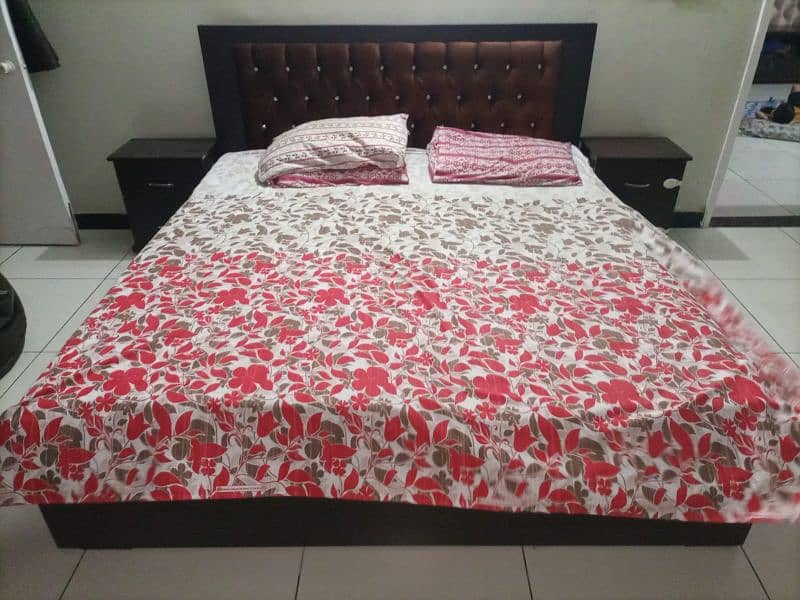 Bed Set with 2 side Table and  Dresser Without Mattress 2