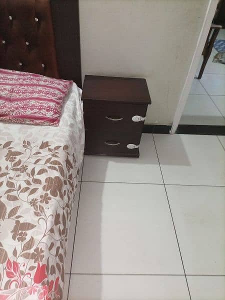 Bed Set with 2 side Table and  Dresser Without Mattress 8