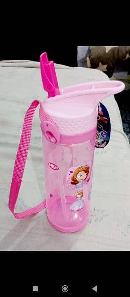 Kids water bottle 1