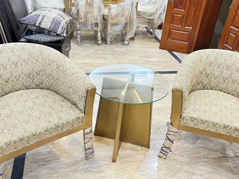 dining table/6 seater dining/glass on top/centre table/coffee table 6