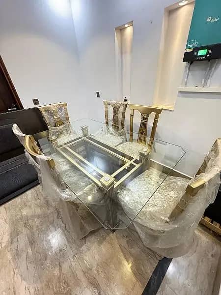 dining table/6 seater dining/glass on top/centre table/coffee table 0