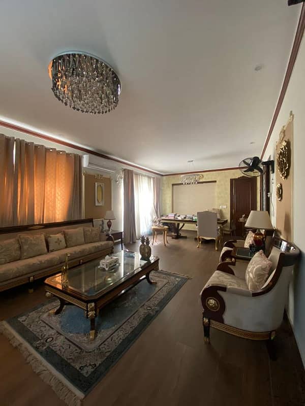 A beautiful and luxuries house for sale in DHA phase 4, AA block 1