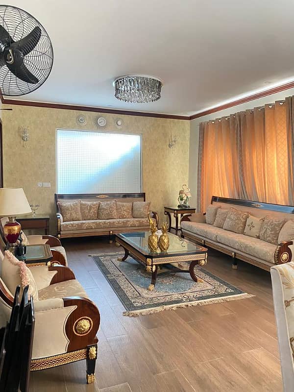 A beautiful and luxuries house for sale in DHA phase 4, AA block 4