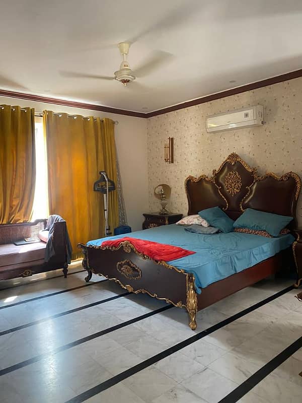 A beautiful and luxuries house for sale in DHA phase 4, AA block 6