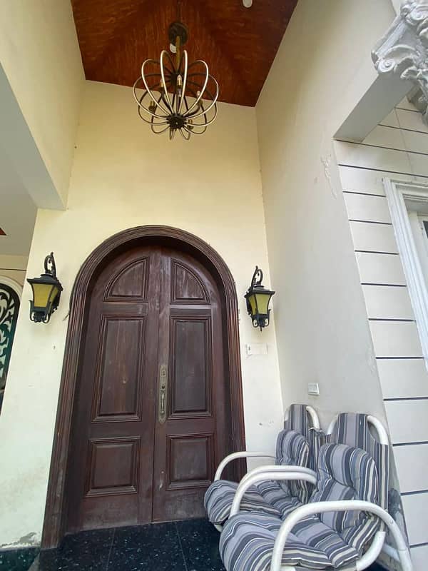 A beautiful and luxuries house for sale in DHA phase 4, AA block 12