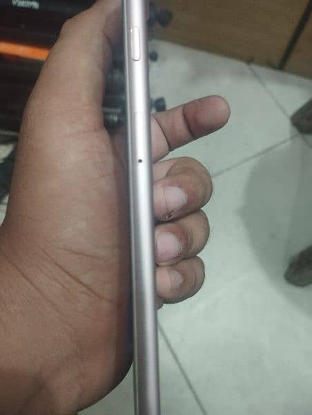 iphon 7 plus 128gb non PTA Jv condition 10/10 batry health 72 1