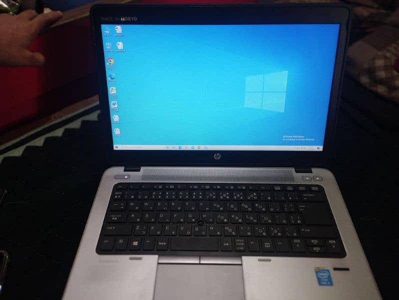 HP laptop for sall 9